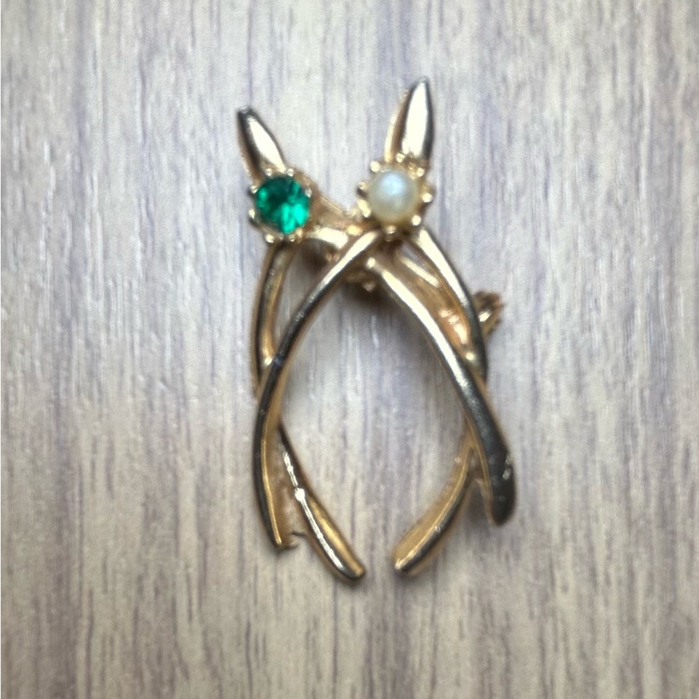 Elegant Women's Brooch
